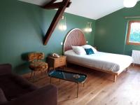 Deluxe Room (2 Adults + 1 Child)