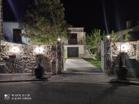 Maison en rez-de chaussée près du centre ville d'Arles - B&B