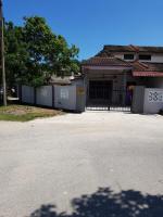 D'Salbiah Homestay - B&B