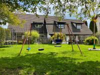 Familienwohnung "Gartenblick" auf 2 Etagen - Chambres d'hôtes Aalen
