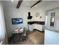 B&B Niort - The California Dream - hyper-centre - 2mn gare SNCF - WIFI NETFLIX gratuit - Bed and Breakfast Niort