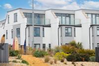 Kingsley House - Free Parking & WiFi - Close to Newquay's Beaches - B&B Newquay