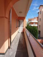 Sunrise apartment - B&B Povljana