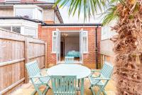 SEASIDE ANNEX by BOURNECOAST - A Lovely Apartment with a Patio Near the Sandy Beaches - FM5286 - Chambres d'hôtes Bournemouth