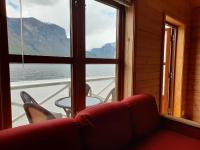 Cottage with Fjord View - Selfservice