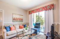 B&B Orlando - Spacious Vista Cay Condo, near Resort Pool - Bed and Breakfast Orlando