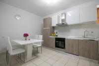 Apartman Ruža - Bed and Breakfast Podgora