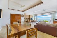 Villa de 5 dormitorios con piscina privada y vistas al mar