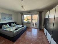 Doppelhaushälfte Zugspitzblick mit privatem Garten - B&B Garmisch-Partenkirchen