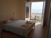 Apartment on the beach near airport - B&B Artémida