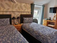 Twin Room with Bathroom