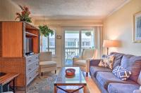Walk to Beach! Isle of Palms Condo with Pool Access - Chambres d’hôtes Isle of Palms