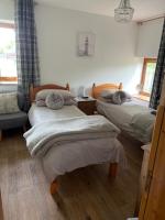 Twin Room with Private External Bathroom