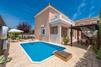 Lorenzo Villas with Private Pool, 200m from the beach, by ZanteWize - B&B