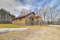 Michigan Retreat on 10 Acres Hike, Fish and Explore - B&B