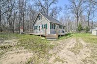 Family Cottage 3 Mi to Higgins Lake State Pk! - Chambres d'hôtes Roscommon