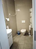 Tweepersoonskamer met 2 Aparte Bedden en Badkamer