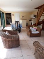 Maison avec jardin et plage de sable fin accessible à pied à 300m - B&B Saint-Coulomb