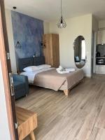 ROUTE DU CANAL - B&B Nea Roda