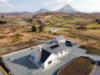 B&B Fawnaboy Lower - Errigal View B&B and Crafts - Bed and Breakfast Fawnaboy Lower