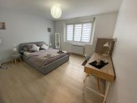 Apartamento con balcón