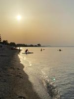 Beautiful apartment by center of Pefkochori Chalkidiki - B&B