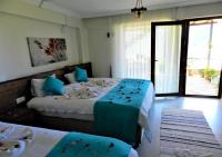 Standard Triple Room with Sea View