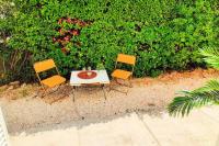 Appartement Esprit Vintage entre Plages et Mourillon - Bed and Breakfast