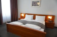 B&B Vienna - Hotel Pension Lumes - Self Check In - Bed and Breakfast Vienna