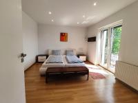 Apartament GórnyŚląsk blisko jeziora - 120qm - 3 sypialnie z parkingiem i klimatyzacją - Flat UpperSilesia with Parking & air conditioning - Ferienwohnung OberSchlesien mit 3 Schlafzimmern inklusive Parkplatz und Klima - Nähe Badesee und Sandstrand - Bed and Breakfast Niewiesze