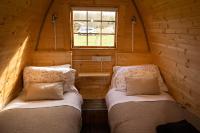 2 Bed Pod Cabin-Sleeps 2-Pets-Garden-Mtn View - B&B