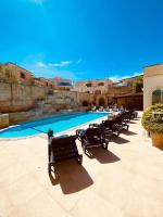 B&B Naxxar - Velver Mansion, Malta - Luxury Villa with Pool - Bed and Breakfast Naxxar