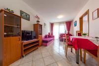 One-Bedroom Apartment with Balcony