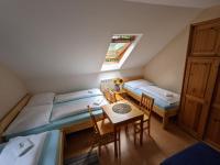 Camera Quadrupla con Bagno in Comune