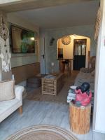 Escapade Cocooning résidence avec piscine Rez de jardin Fibre Orange - Chambres d’hôtes Fréjus