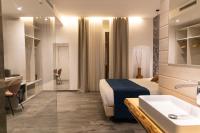 Deluxe Double Room with Shower