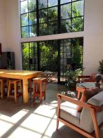 B&B Lusaka - Modern Loft House with Exposed Timber Trusses - Bed and Breakfast Lusaka