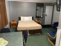 Standard Queen Room with Kitchenette