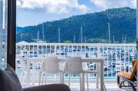 Seas the Day at the Marina - B&B Airlie Beach