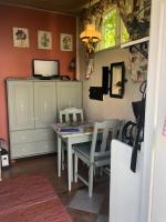 Small Studio Bunk Beds (2p), own Patio, Bathroom & Kitchenette