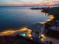 Jimmys Beach - direkt am Meer, tollem Blick und beheiztem Pool - B&B