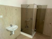 Camera Doppia con Letti Singoli e Bagno in Comune