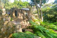 MacLeod House Guest Cottage - Bed and Breakfast Kloof