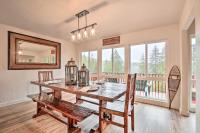 B&B Worley - Spacious Sun-Up Bay Cabin, 20 Min to Downtown CDA! - Bed and Breakfast Worley