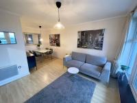 B&B Woking - LUXURY APARTMENT, SAUNA, GYM, 24hrs Concierge - Bed and Breakfast Woking