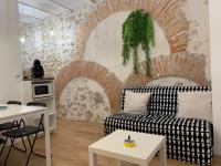 A 2 PAS DU VIEUX PORT Charmant T2 - B&B