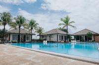 Bungalow with Pool View