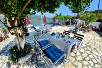 Spiros House and Studios - B&B Yénion
