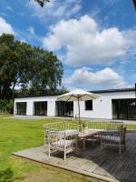 Guesthouse, not even a minute walk to the ocean - Ferienwohnung Kullavik