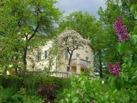 Villa am Trumpf - Design-Appartements im Naturgarten am See - Chambres d'hôtes Melzow